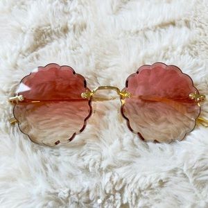 COPY - 🌸NWOT Chloe Gradient Scalloped Round Sunglasses🌸